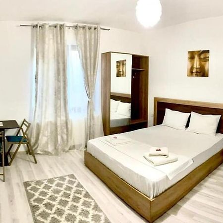 Ipsilanti House Aparthotel Iasi Esterno foto